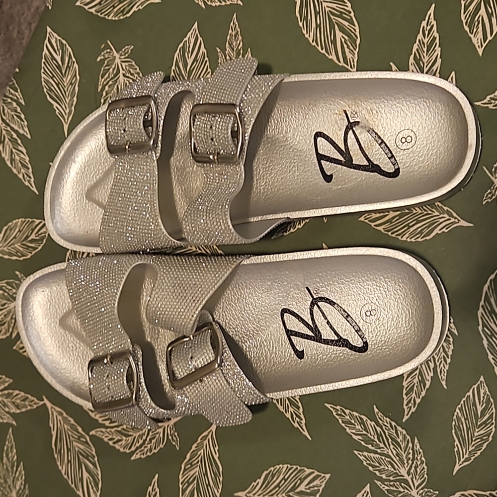 Sparkling sandals 👡